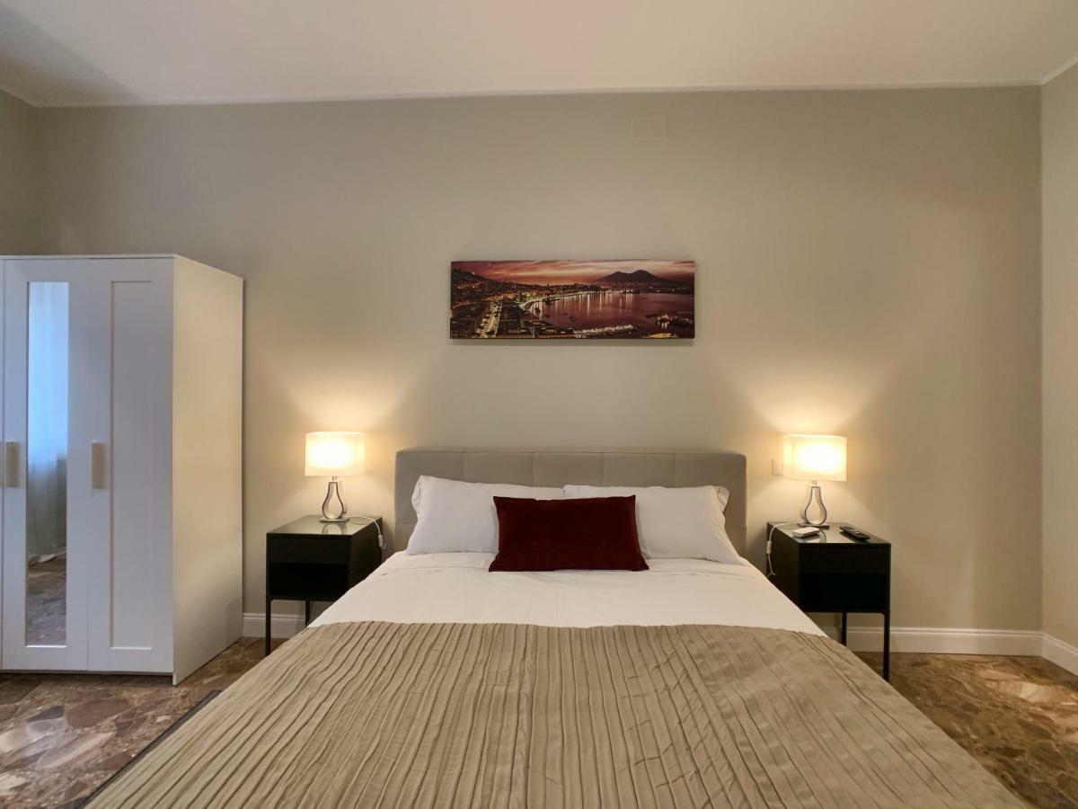 Silia House Napoli Centro Hotel Екстериор снимка