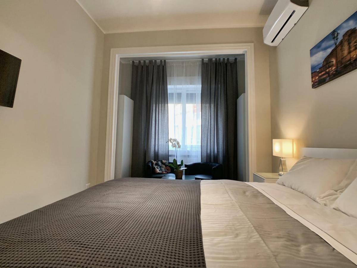Silia House Napoli Centro Hotel Екстериор снимка